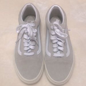 Vans Pig Suede Old Skool shoe. Color=Sandshell/Snow White. Size 7.5. NWOB